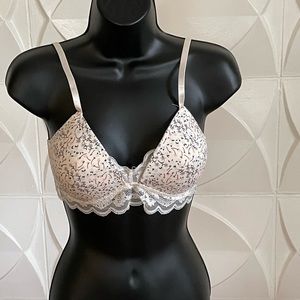 Jessica Simpson Bra